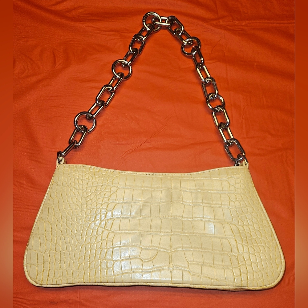 Crocodile-Embossed Shoulder Bag w/Chainlink Strap Approx 11"×5" w/10" Chain EUC
